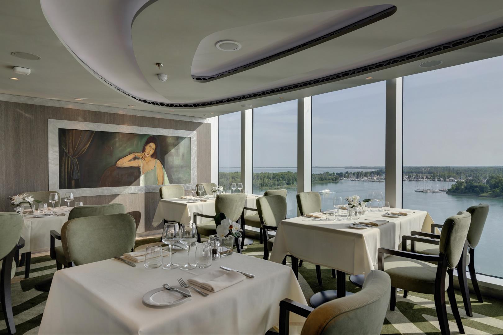 MSC Seaview, MSC Yacht Club Restaurant